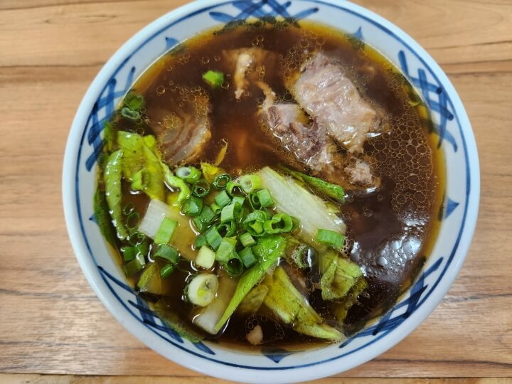 5-老王原汁牛肉麵小碗招牌紅燒牛肉細麵(調整).jpg