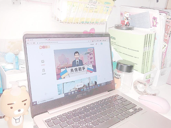 國中會考時事考題:以圖文並茂的方式跟學生講解「烏俄戰爭」的發生的各個原因,以及目前世界各國的反應,內容淺顯易懂,也完全不會過於政治化,我覺得很這個圖文很優。 國中會考時事考題:以圖文並茂的方式跟學生講解「烏俄戰爭」的發生的各個原因,以及目前世界各國的反應,內容淺顯易懂,也完全不會過於政治化,我覺得很這個圖文很優。