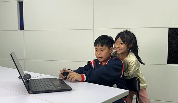 AI影像辨識應用透過小栗方AI學習機,國小程式設計課程也能很有趣 AI影像辨識應用透過小栗方AI學習機,國小程式設計課程也能很有趣