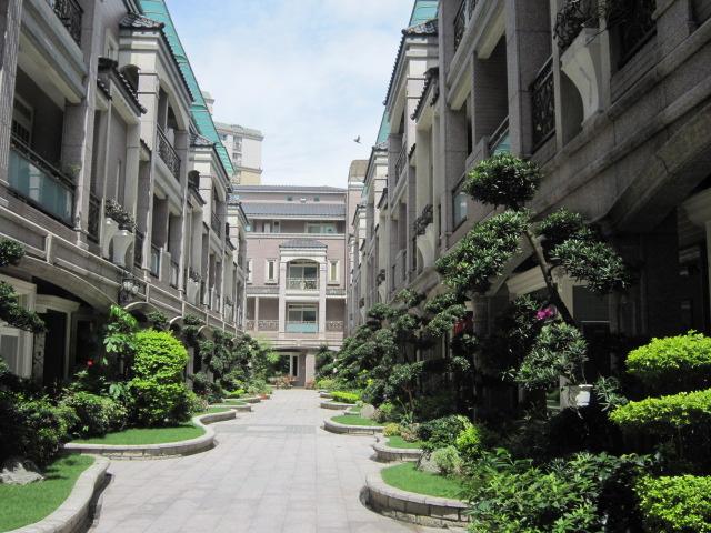 b1.jpg b1.jpg