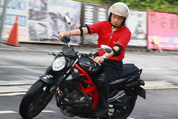 台中大型重型機車 原車原地考照 185期考照追焦攝影