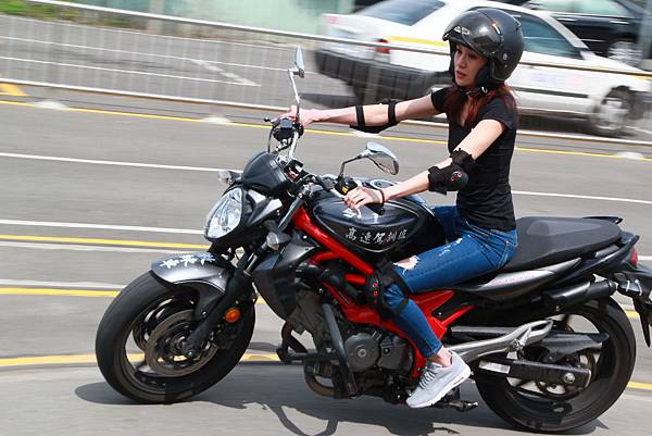 台中重機車駕訓班 原車原地考照 187期考照追焦攝影