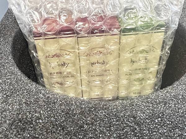 【herbally草本真情】聖誕樹精油擴香儀好有情調讓大家 【herbally草本真情】聖誕樹精油擴香儀好有情調讓大家