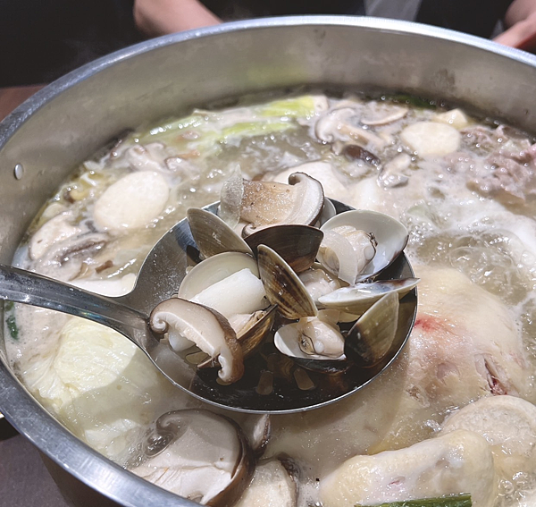 蛤蠣控不能錯過的朋月栻-韓雞雞•江原道-宗음식《含吃一隻雞》