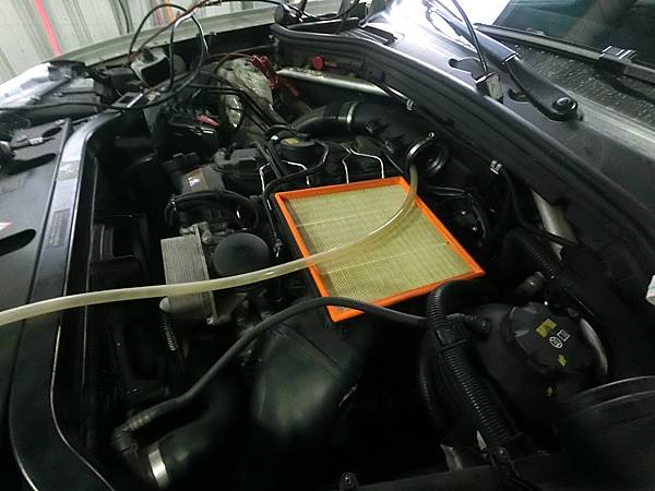 BMW.X4.冷氣保養+氫氧除碳+AGM電瓶+福土煞車油更換