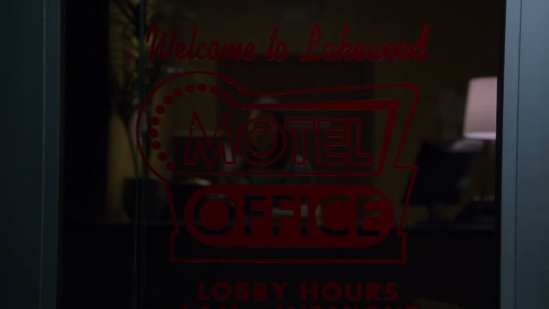 Scream-motel-door-1476716817.png