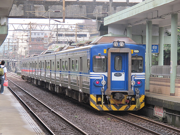 (59) 台铁火车 Train.JPG