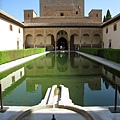 桃金孃中庭 Patio de los Arrayanes