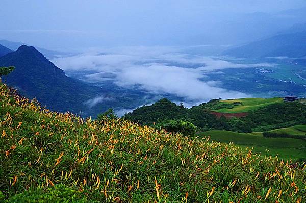 早上的六十石山