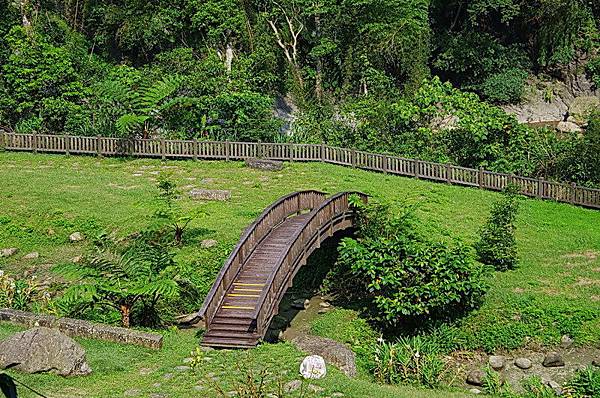 圓潭溪生態園區植物園拱橋