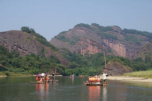 16龍虎山瀘溪河竹筏漂流028.JPG