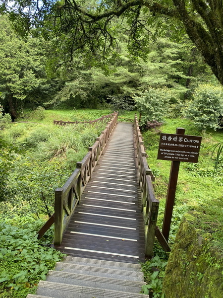 20230822 大塔百登17刷：漫遊塔山月台 仰視塔山奇岩