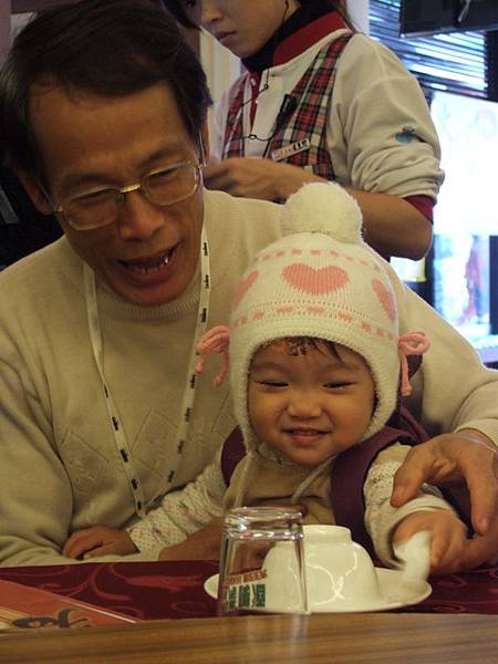 (2010/2/15) 初二全家在台中阿秋大肥鵝聚餐