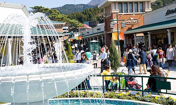 outlet 3CS_0177_main_3.jpg