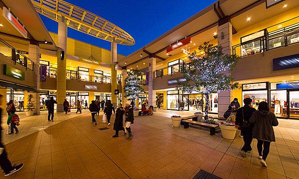 outlet 3CS_0269_main_3.jpg
