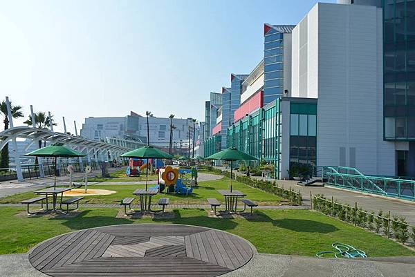 outlet 14_img_885_590.jpg