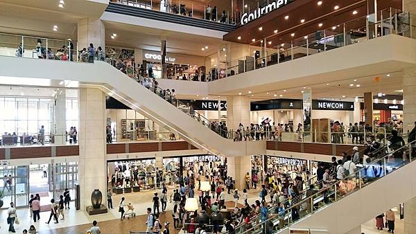 outlet 003_20150425_newcom.jpg