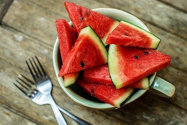 西瓜 3-Reasons-Why-Watermelon-is-the-Perfect-Summer-Fruit-750x500.jpg