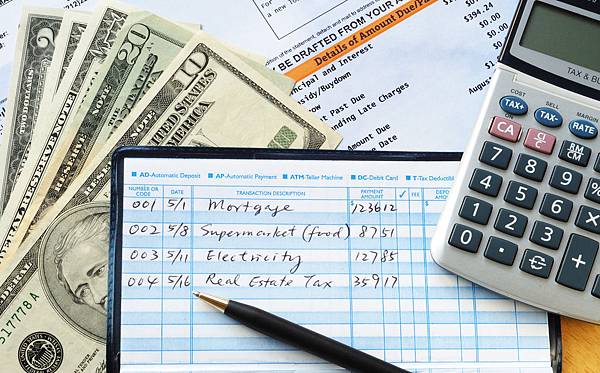 advice_on_choosing_a_bank_for_your_checking_and_savings_account.jpg advice_on_choosing_a_bank_for_your_checking_and_savings_account.jpg