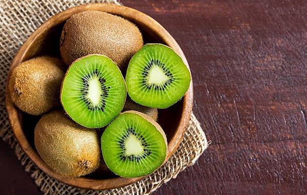 4-high-and-low-carb-fruits-kiwi-1515526561.jpg 4-high-and-low-carb-fruits-kiwi-1515526561.jpg