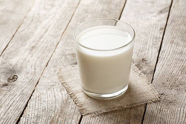 study-full-fat-milk-heart-disease-2-752x501.jpg study-full-fat-milk-heart-disease-2-752x501.jpg