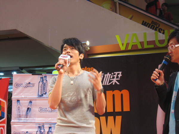 080302栋梁From Now On 演唱会签票会@Sungai Wang 036.jpg