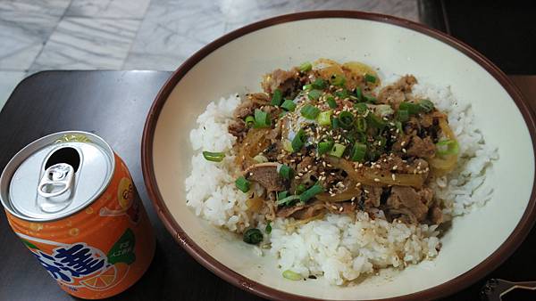 小鬍子丼