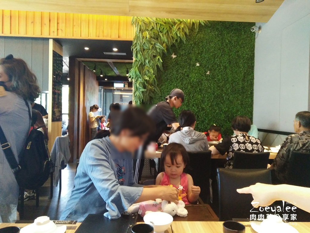 東街日本料理 (9).jpg 東街日本料理竹北文平店內用座位區 @肉肉芽分享家