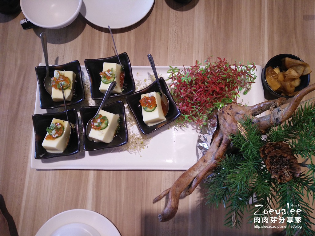 東街日本料理 (25).jpg 東街日本料理竹北文平店合菜餐點冷盤鮭魚卵豆腐 @肉肉芽分享家