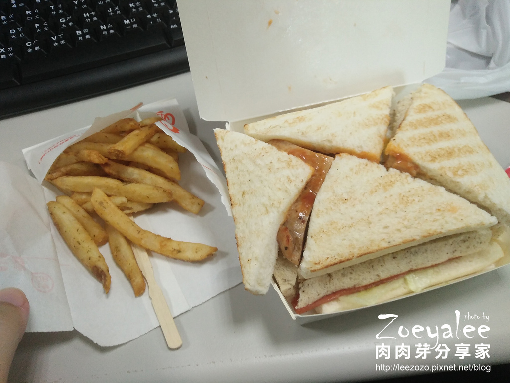 【桃園 | 中平商圈】早午餐 - QBurger 宏昌店!居