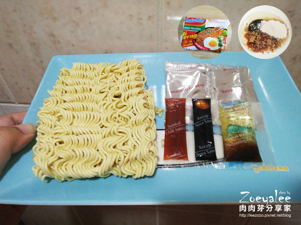 印尼乾麵_咖哩雞味 競品乾麵醬料包.jpg