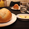 從法國空運來台的法國麵包粉作的小圓法