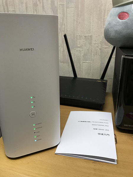 開箱 省錢好工具 HUAWEI華為 4G LTE無線分享器 B818-263 無線路由器