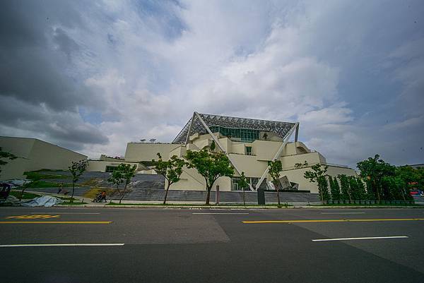 台南美術館1館2館、超廣角 Voigtlander 12mm F5.6 III半日遊記