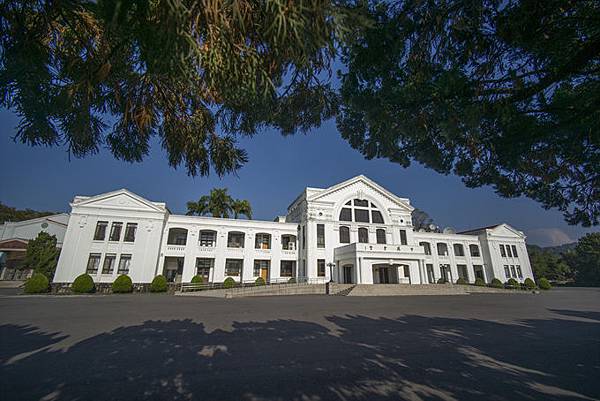 南投中興新村景點：中興會堂、耶斯列花園、光華公園