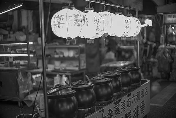 六合夜市黑白記錄Leica M-Monochrom Typ 246和Noctilux-M 50mm f1