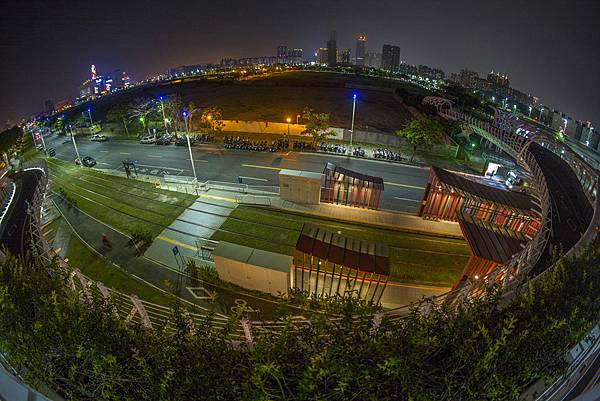 高雄前鎮之星腳踏車道銘匠光學TTArtisan 11mm f2.8夜拍高雄前鎮之星腳踏車道銘匠光學TTArtisan 11mm f2.8夜拍