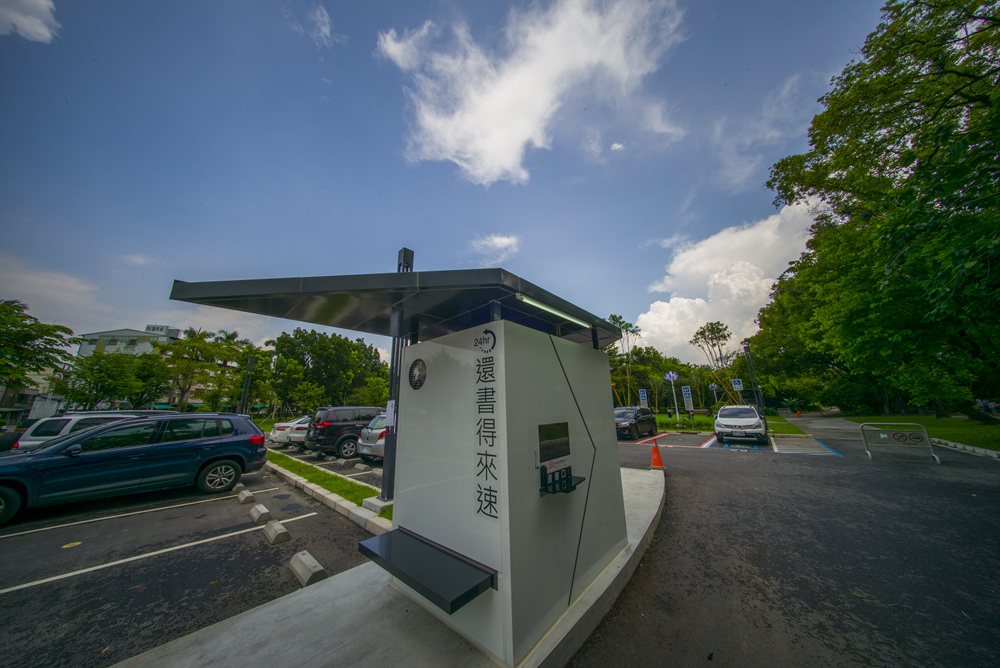 屏東總圖書館陰雨睛天攝影記實