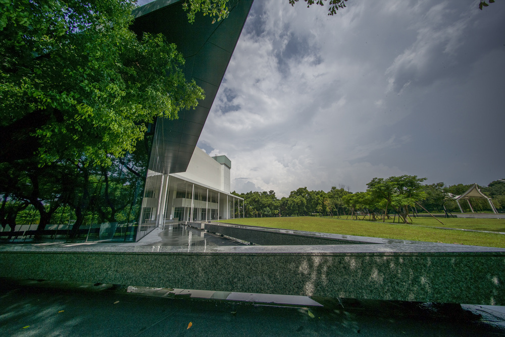 屏東總圖書館陰雨睛天攝影記實