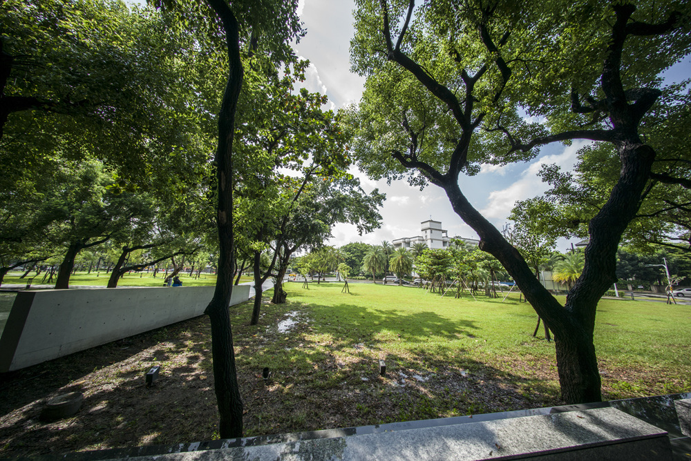 屏東總圖書館陰雨睛天攝影記實