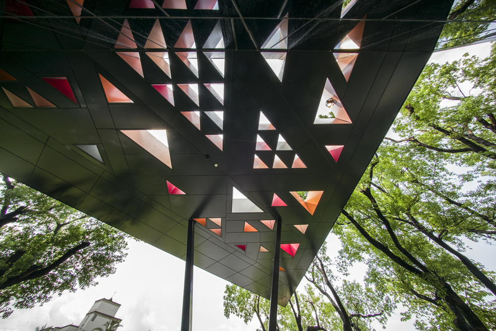 屏東總圖書館陰雨睛天攝影記實