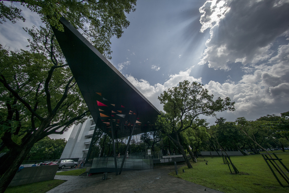 屏東總圖書館陰雨睛天攝影記實