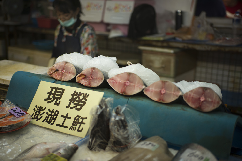 高雄蚵仔寮漁港觀光魚市現埸記實