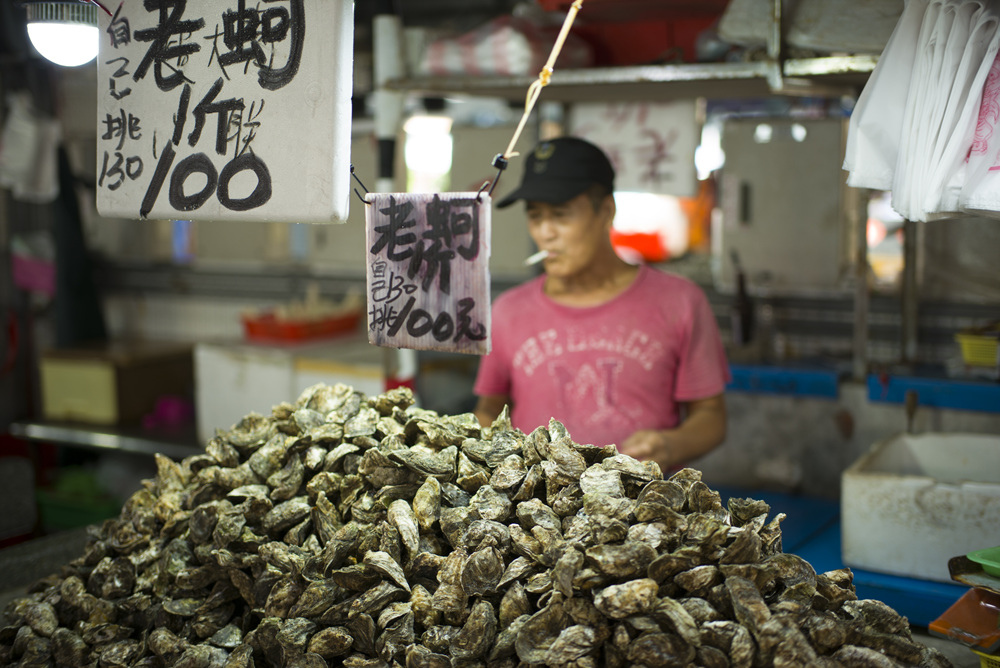 高雄蚵仔寮漁港觀光魚市現埸記實