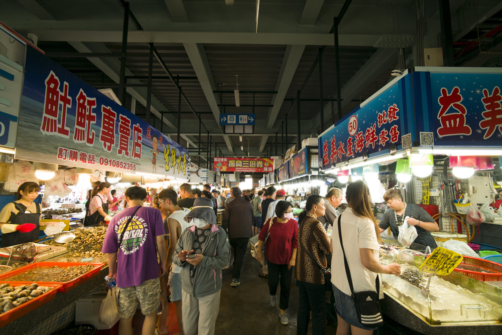 高雄蚵仔寮漁港觀光魚市現埸記實