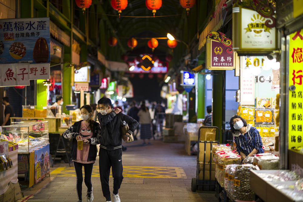 高雄年貨大街三鳳中街Noctilux-M 75mm f1.25夜晚紀錄