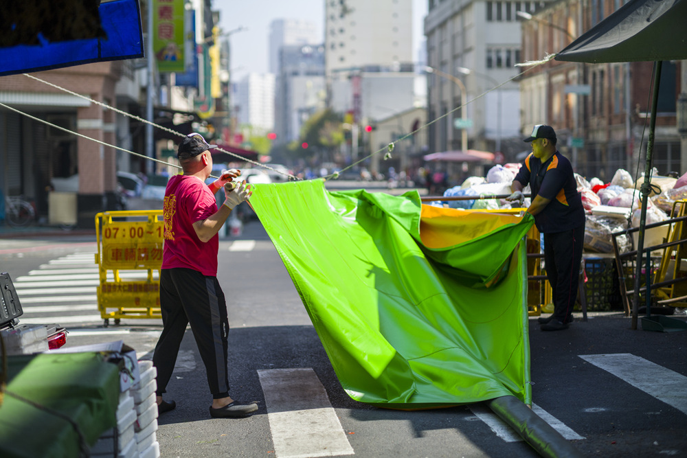 高雄鹽埕區大仁路臨時攤販菜市場