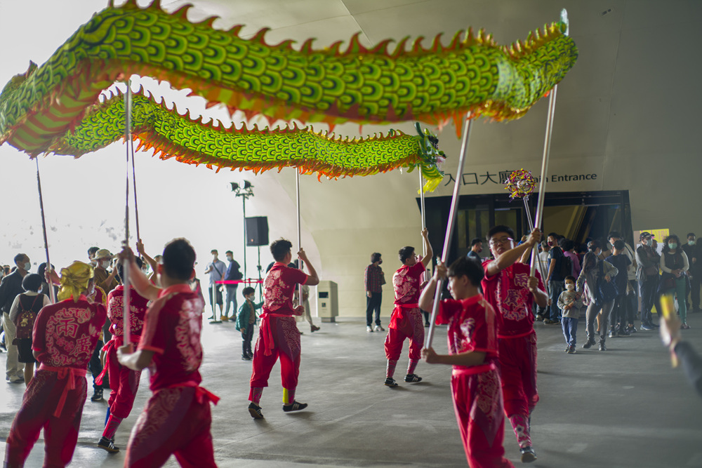 高雄兩廣龍獅戰鼓團