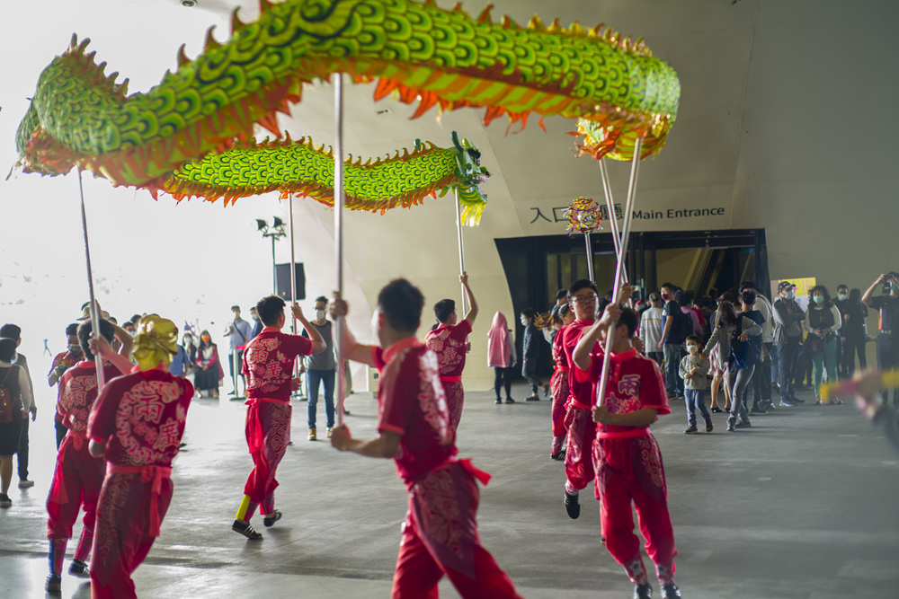 高雄兩廣龍獅戰鼓團