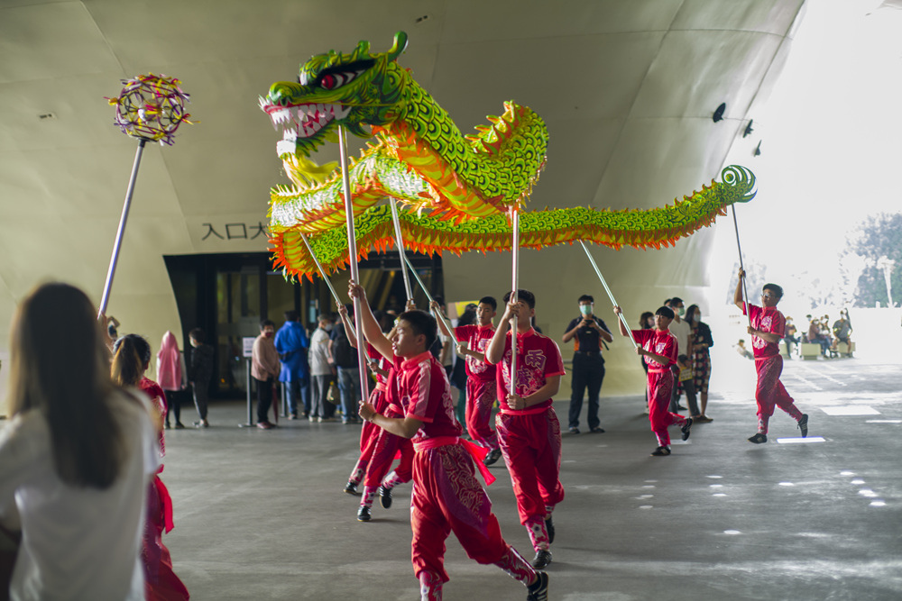 高雄兩廣龍獅戰鼓團